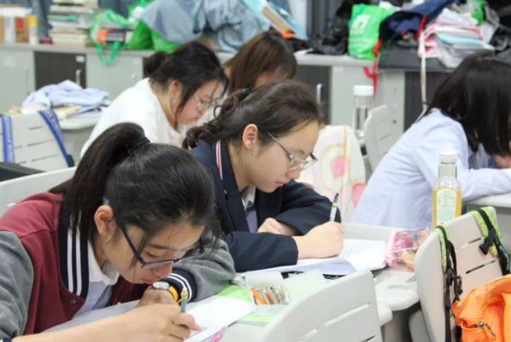 都是专科，430分考上和200分考上一样吗，差距不是一星半点