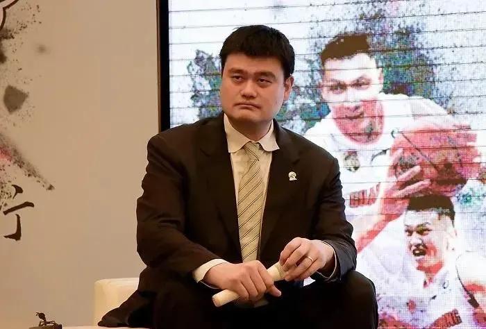 nba球場為什么不能推球員（姚明實施合同法的弊端來了，為了大合同，球員在國家隊出工不出力）