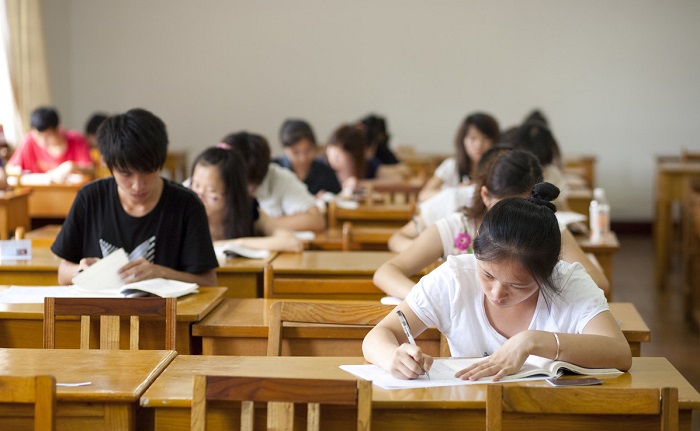 考生高考成绩703，为报清华还是北大发愁？这样的烦恼我也想有