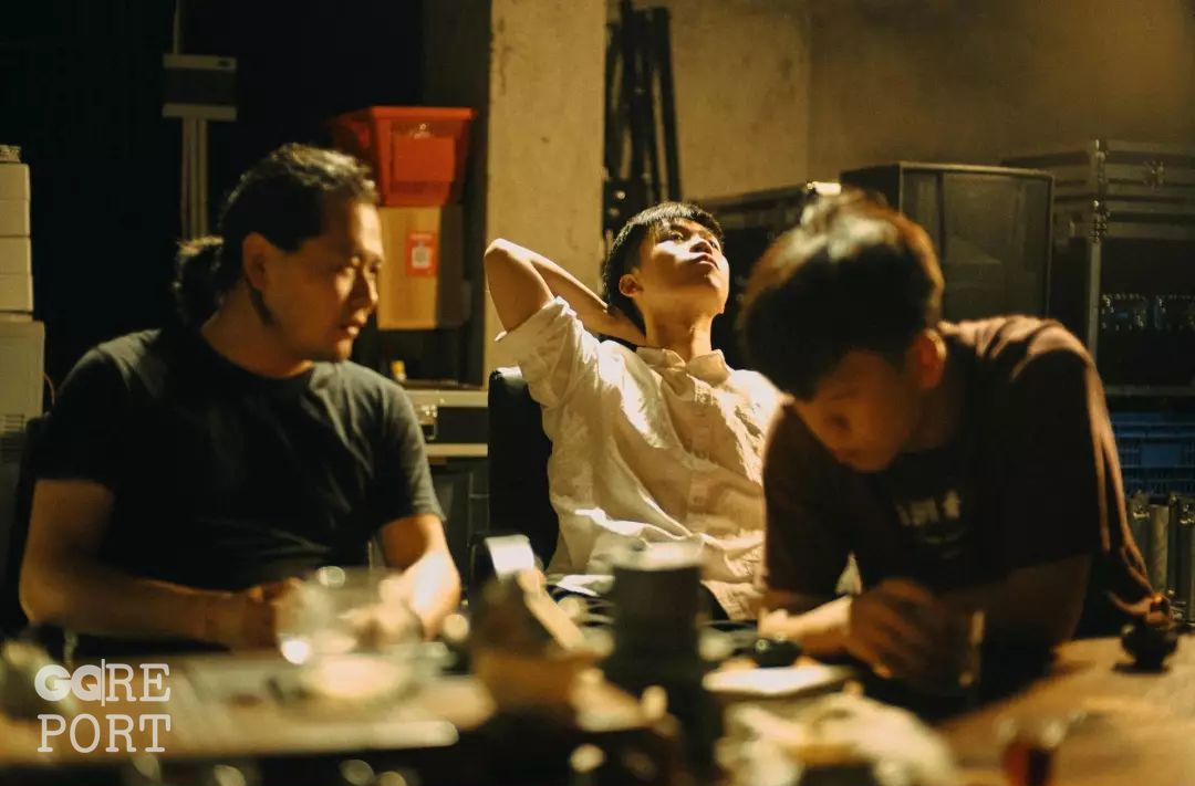 九连真人：小镇青年因为乐队的夏天一曲成名，留在故乡，还是去北京？