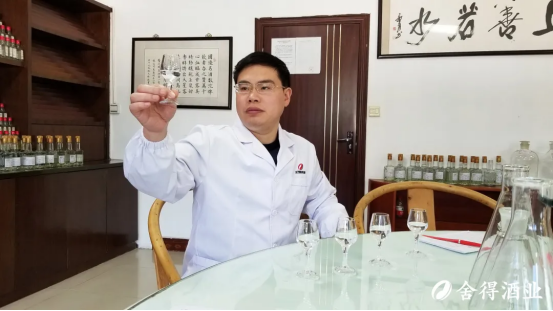 以时间沉淀，敬匠心凝聚；以不忘初心，敬光明未来