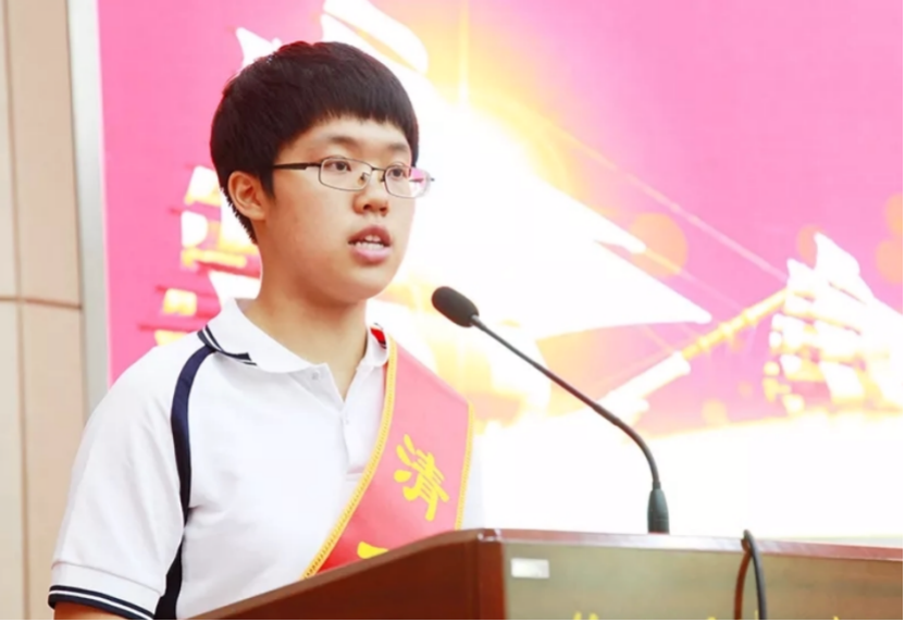 707分的状元拒绝补习班，终圆梦清华，她说：这样复习最高效