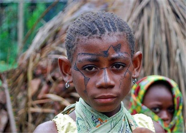 非洲象人族真实男人「非洲象人族图片」