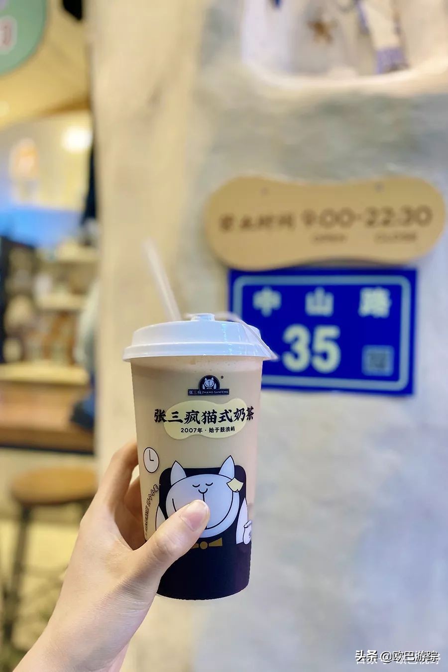 厦门这家奢牌酒店，毗邻繁华，却又遁于静谧迷人的港湾