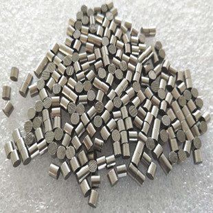 奈何国外钴的价格实在太高,他为了节约成本,花了大量的时间将国产钴的