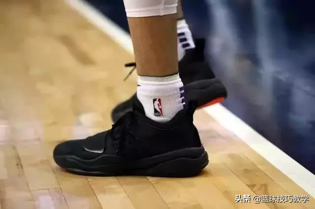 球哥为什么能打nba(球哥为何频频受伤！查明了！湖人：原来是TA害的！)