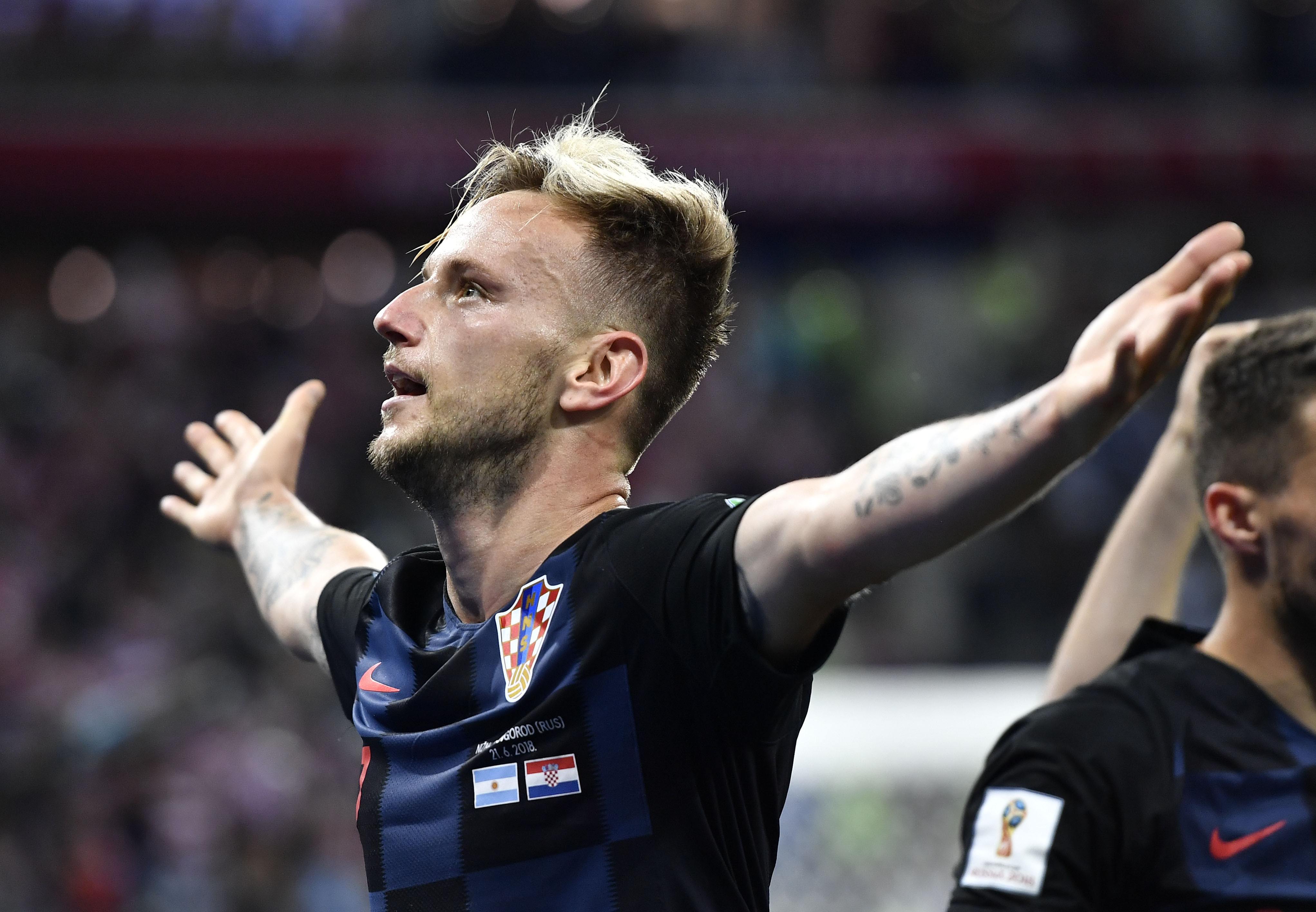 现役足球运动员哪位最帅(球迷投票选择足坛现役最帅十一人:梅西战胜