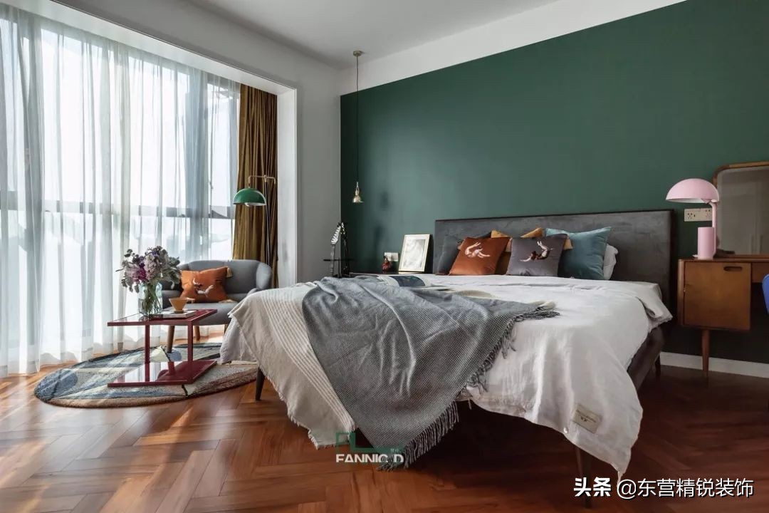 30款卧室阳台装修效果图，卧室阳台窗帘这样装真美