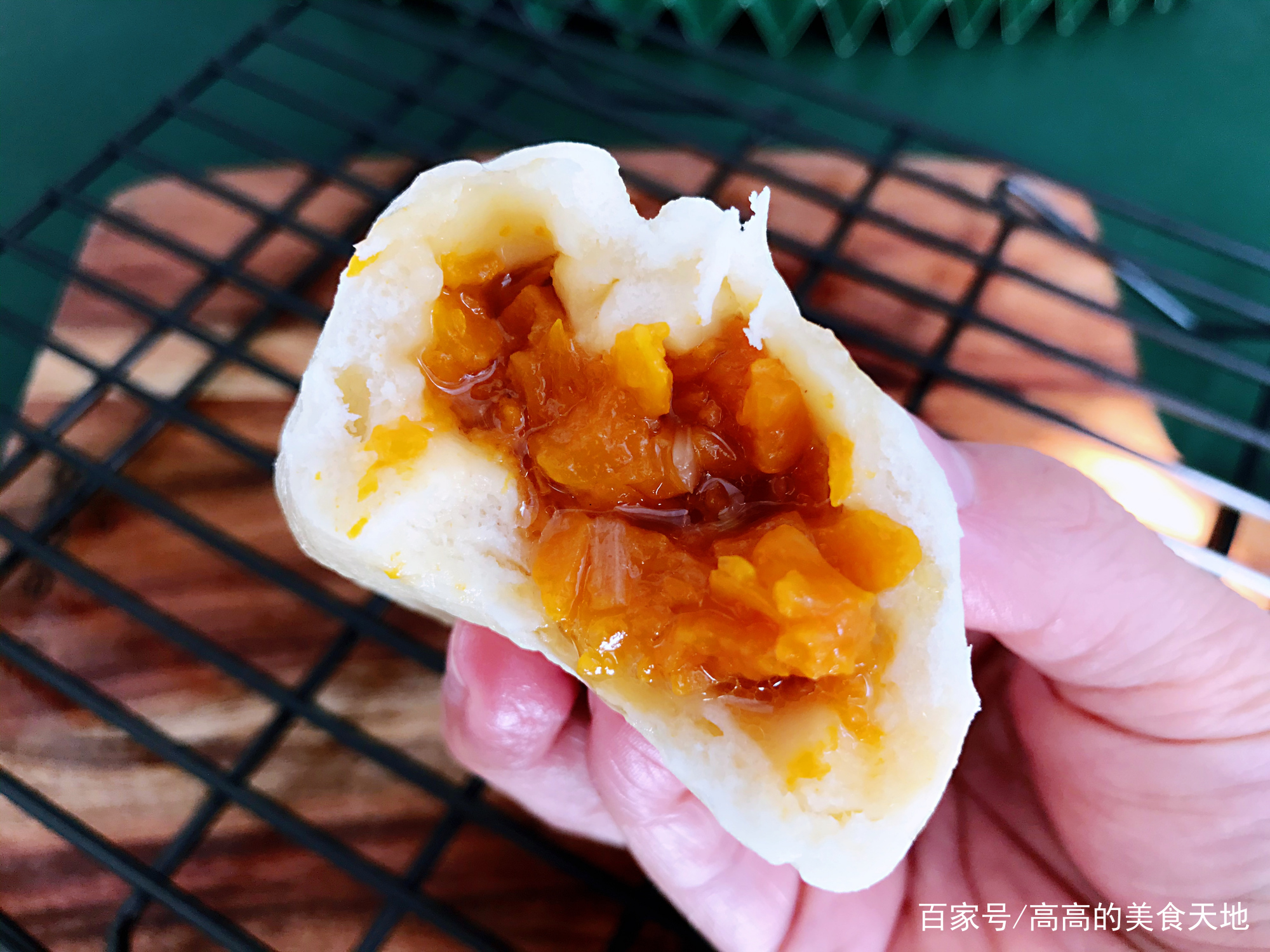 【南瓜素馅包子】做法步骤图 鲜嫩多汁 给肉不换-起舞食谱网