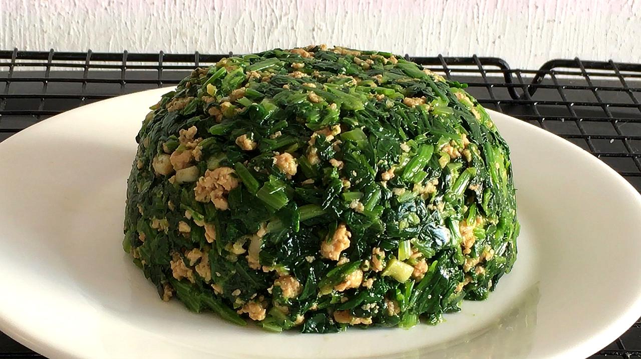 【凉拌菠菜泥】做法步骤图 教你爽口美味的凉拌菠菜-起舞食谱网