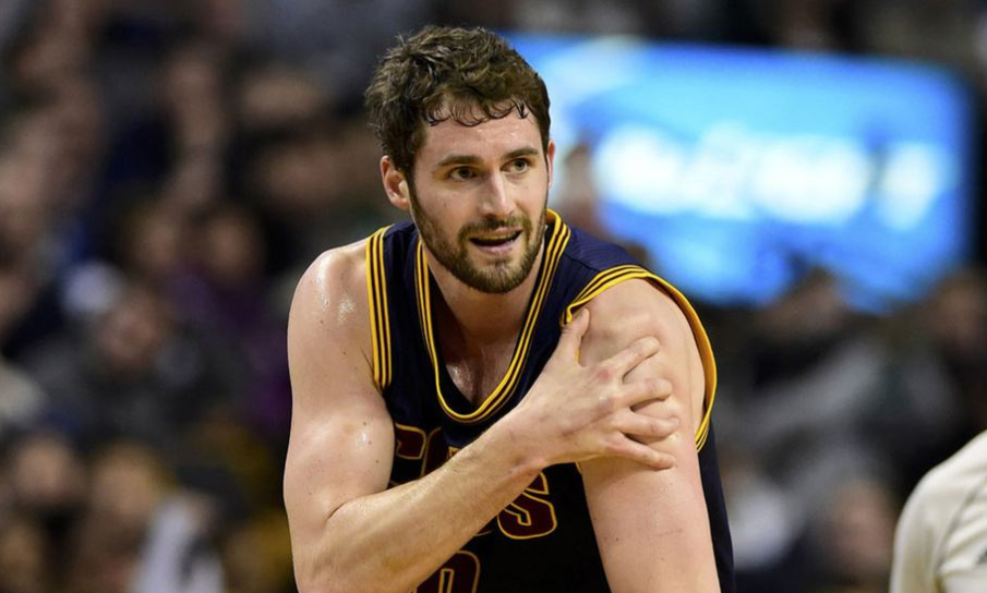 nba为什么不能摔球（绝命七武士！伤兵满营，詹姆斯分身乏术，2015年的骑士有多坎坷？）