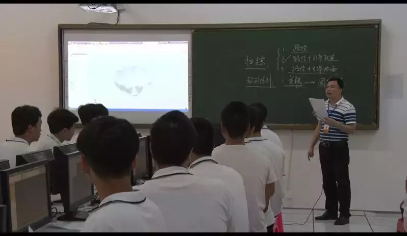 刘唐根：职业教育战线上的一面旗帜｜榜样