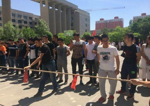 00后毕业生开出10万月薪，听完充满新意的自我介绍，董明珠点头