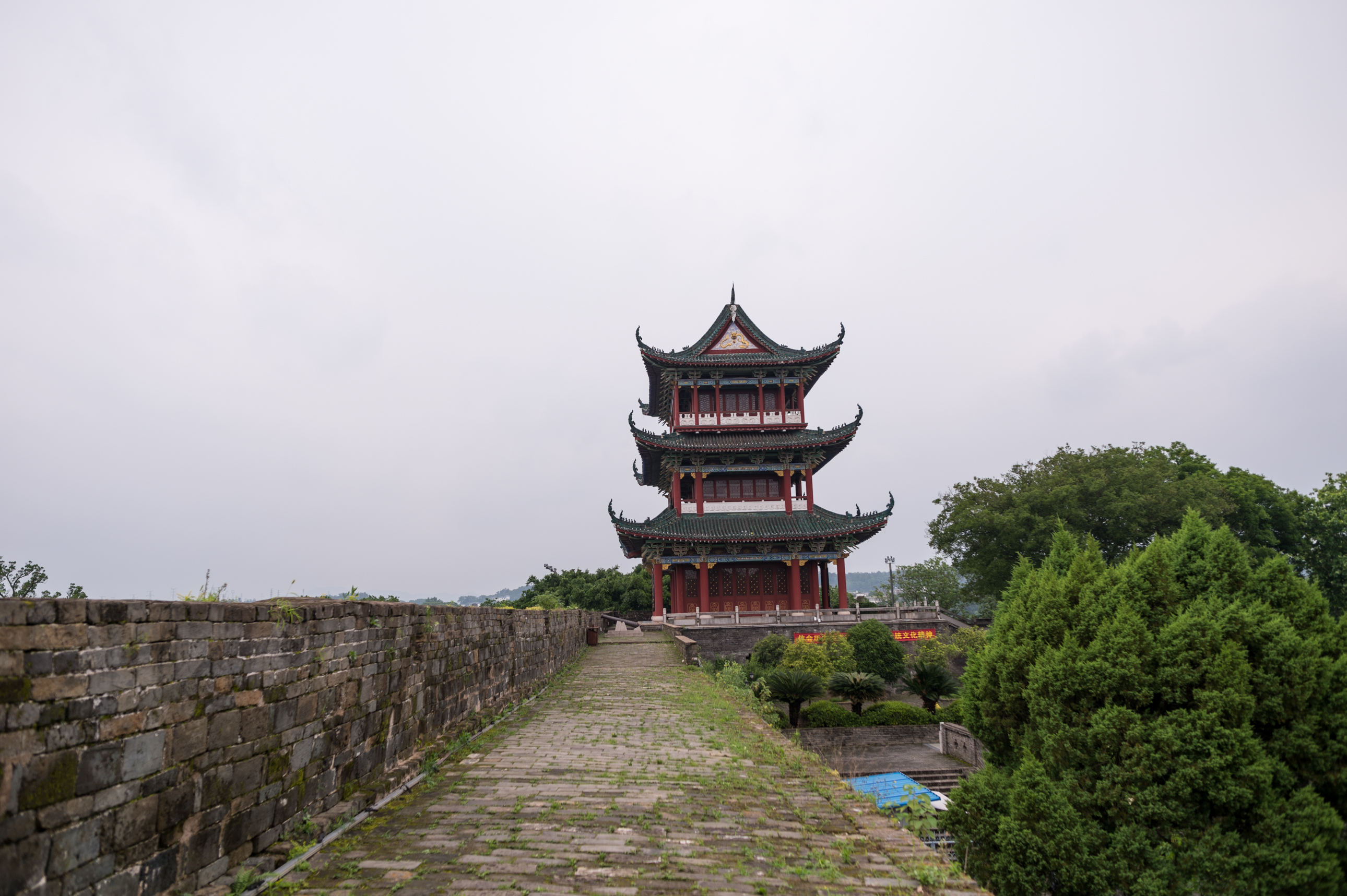 其中郁孤台是每一位游客都会前往的景点