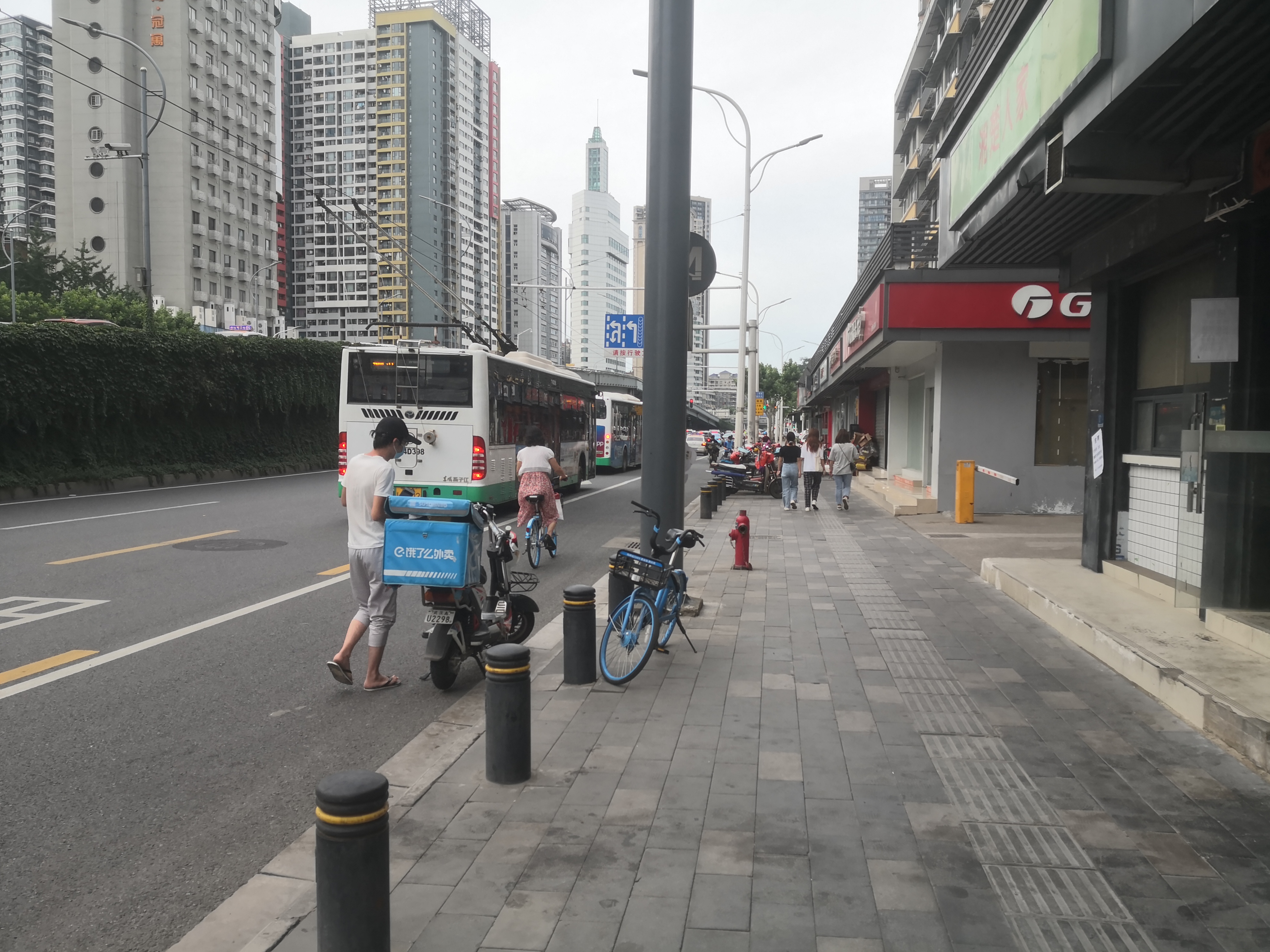 揭开武汉这家网红餐饮店在美团和饿了么平台上虚假宣传的画皮