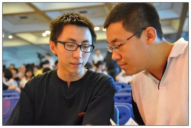 20岁“学渣”刘路攻克世界难题，被三院士举荐，破格成最年轻教授