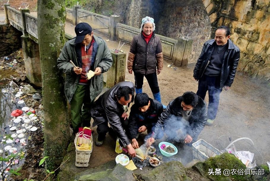 白事随礼钱有什么讲究（详解3个农村办白事的习俗）