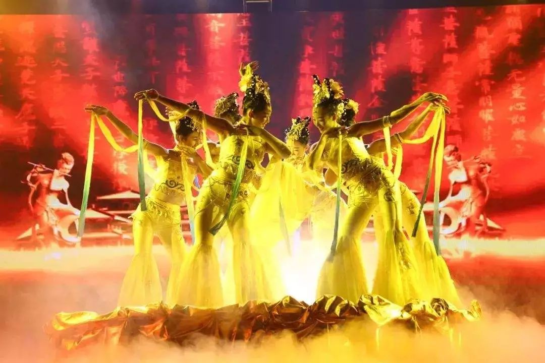 表演什么节目好「年会表演什么节目比较好」