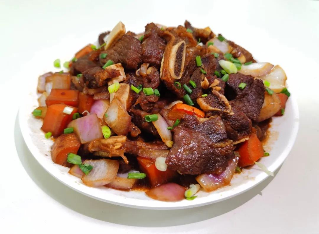 馋哭了！上海学校食堂里深藏不露的特色美食