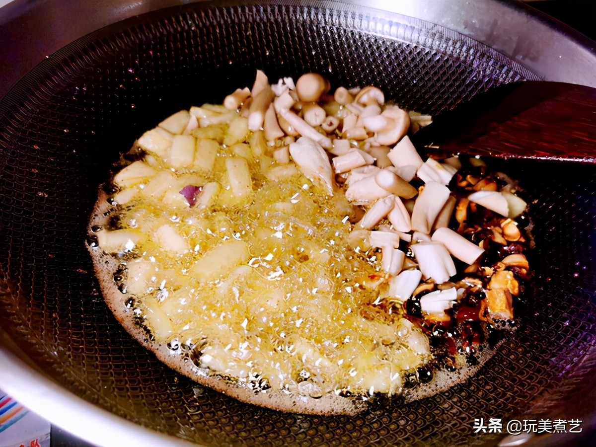 茄鲞的做法（复刻红楼梦里的文学美食之一茄鲞）
