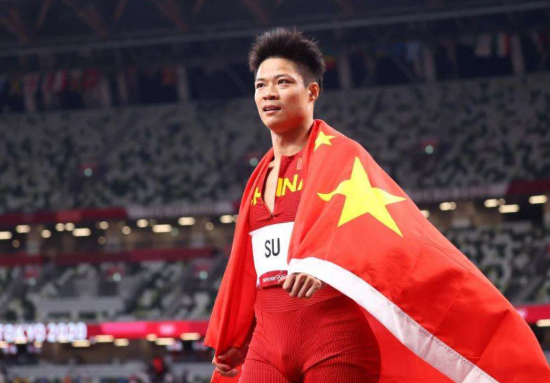 暨南大学校庆，苏炳添代表教师发言让人刮目相看，喜提梗王称号