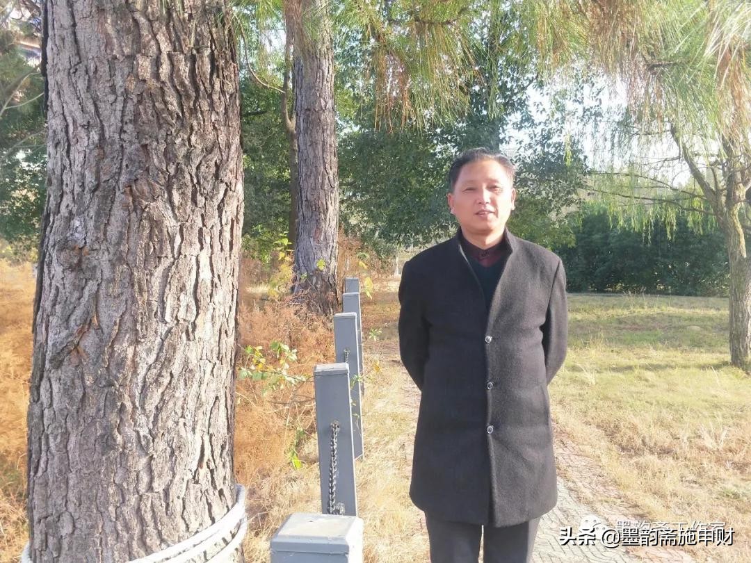 舒城县书法艺术家朱太平一行莅临我校交流指导工作