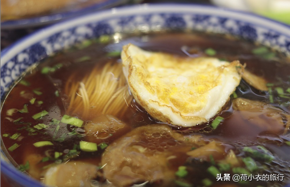 来苏州旅游，必吃的6份特色美食，有贵有便宜，你都吃过了吗？