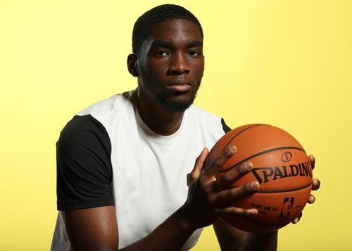 停赛前最後一战做赢波功臣（二轮秀逆袭背后的喜与忧，谢克-米尔顿面前还并非一番坦途）