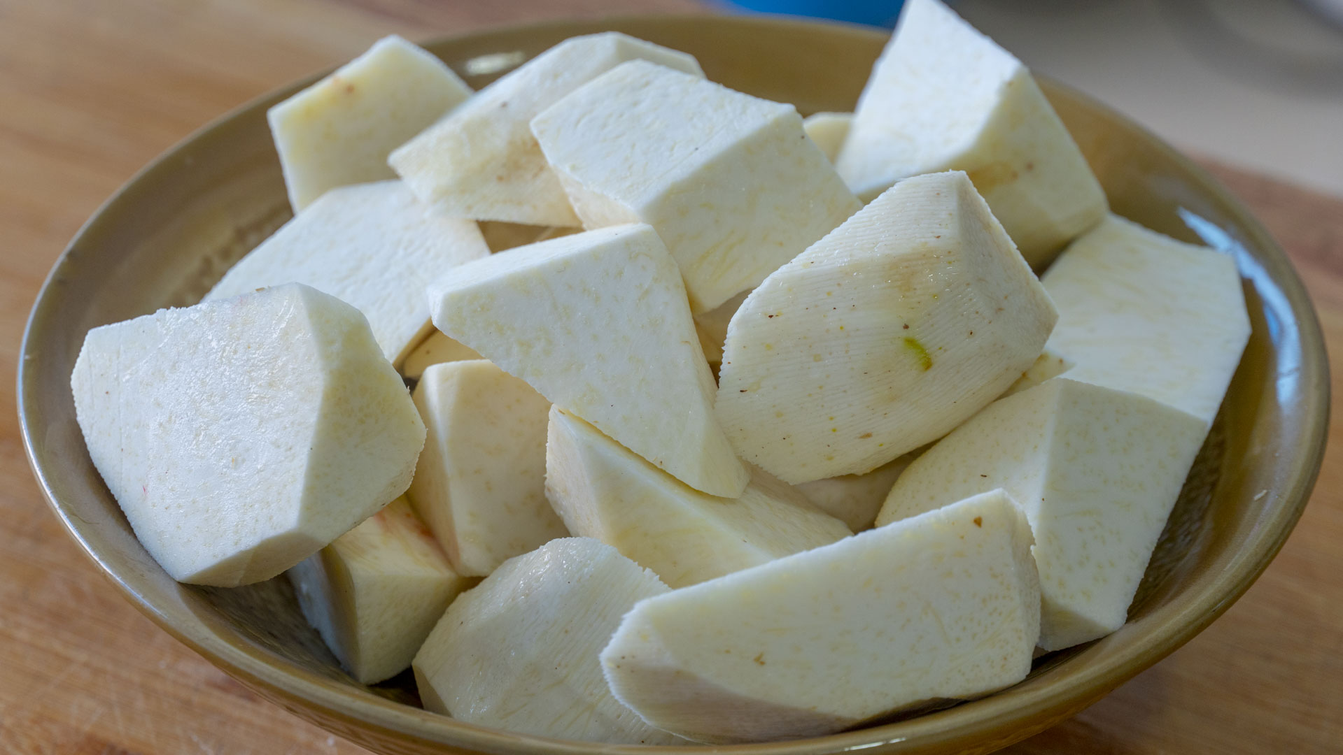 这才是芋头最好吃的做法，软糯鲜香，热乎乎的一大锅，上桌就抢光