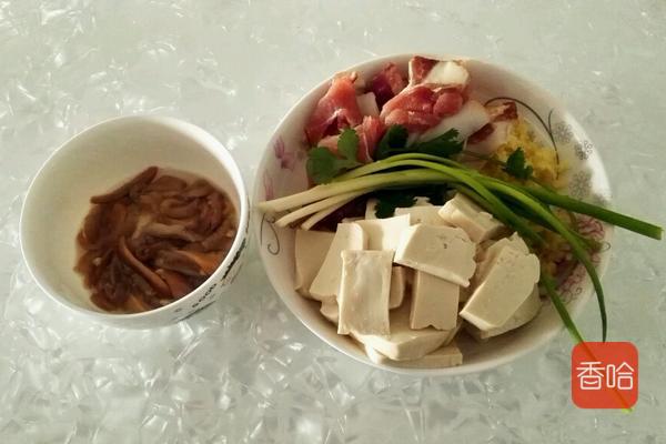 河蚌最好吃的做法，炖之前多做这一步，肉不老也不腥，非常下饭