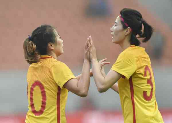2007女足世界杯中国女足名单(回顾中国女足世界杯之路：跨过低谷再冲辉煌，这是属于铿锵玫瑰的三十年)