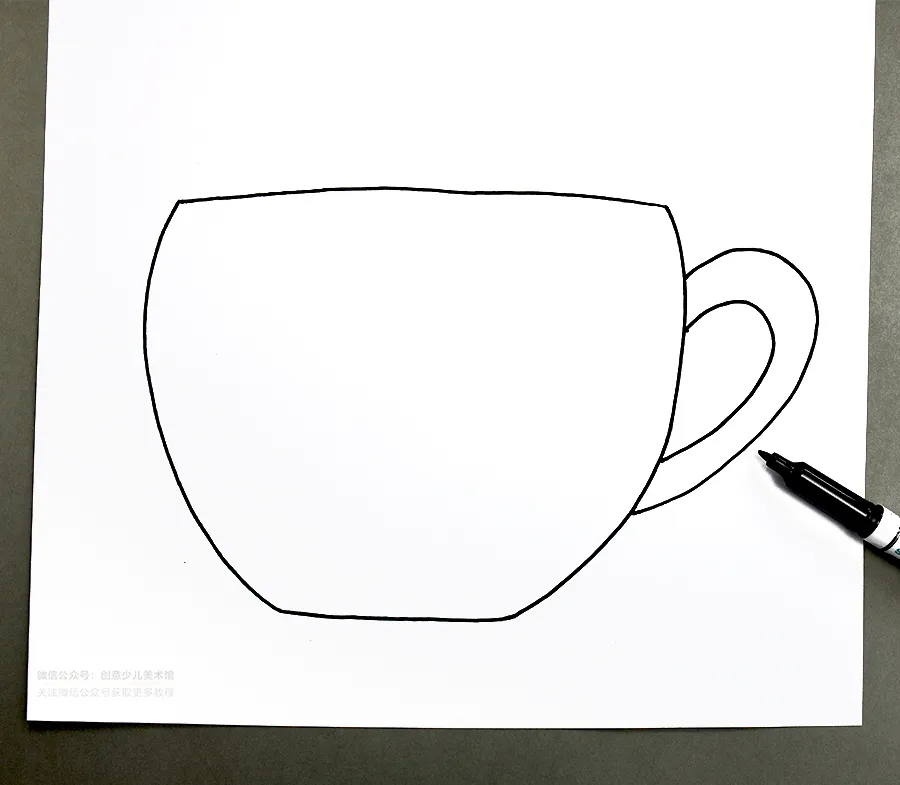 装饰美丽的花纹调整丰富画面的细节使花瓶的花纹更加丰富美丽准备彩色