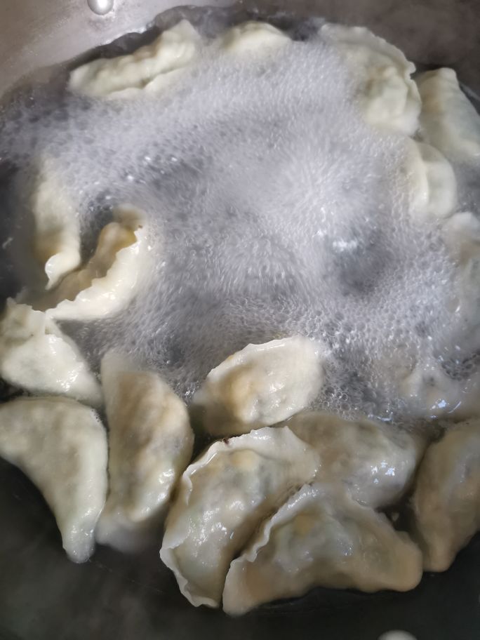 在家做饺子皮时这样和面，跟外面买回的一样劲道