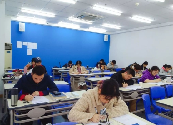 “高考”和“考研”哪个更有难度？过来人说出自己的看法，很形象