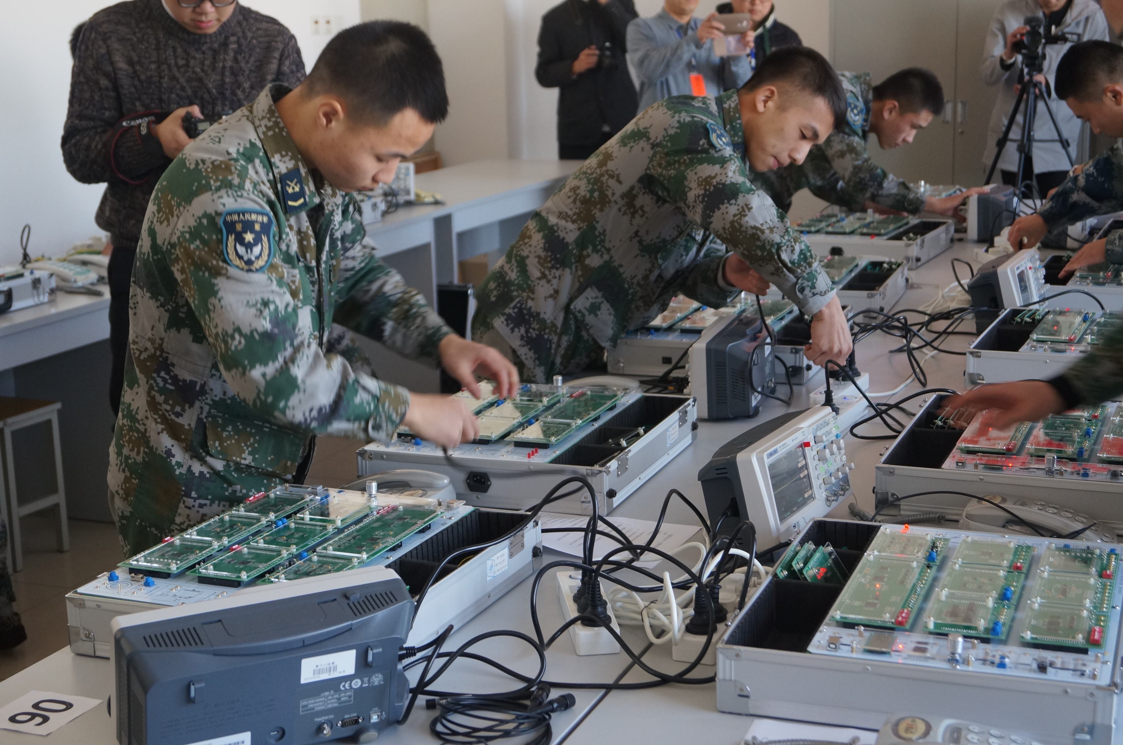 重庆航天职业技术学院招收定向培养士官620人，专科成绩即可填报