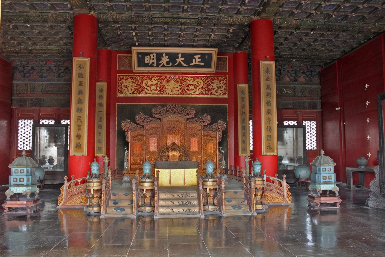 92年故宫墙上浮现出成排宫女？仅仅出现五秒，游客只留下一张照片