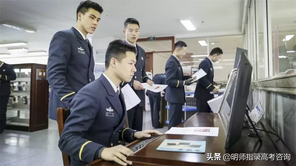 五所海军招生院校揭秘！想当海军军官的高考生看过来