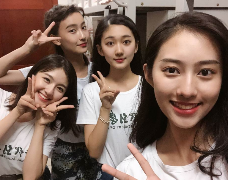 民办学校可能凉了？中小学要“民转公”，那私立老师要何去何从？