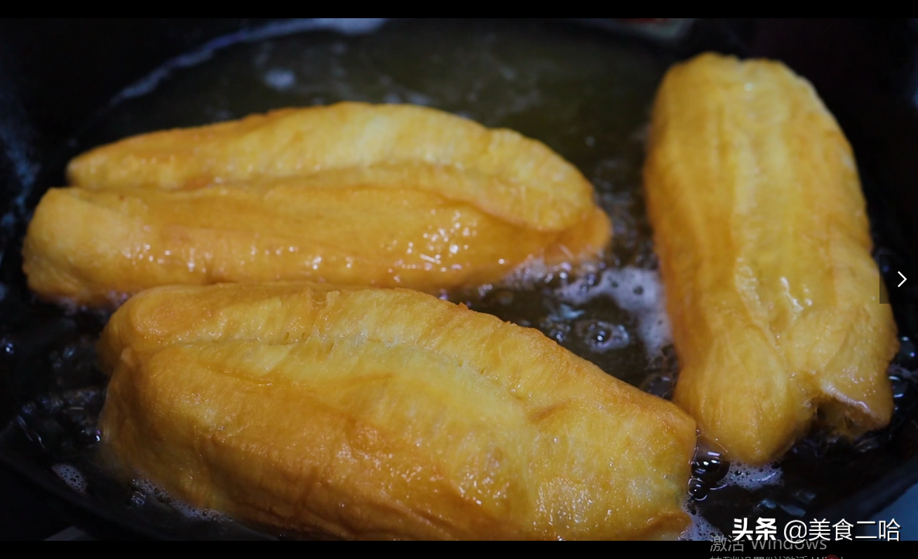 炸油条诀窍：从配方到手法全部详细讲解，保证炸出脆皮空心油条