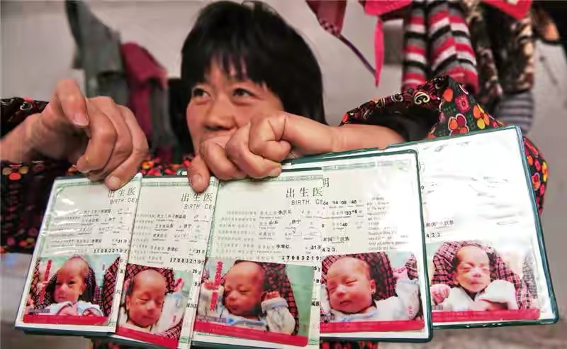 五福娃的图片和名字是什么(17年前河北妈妈生下五胞胎，被称为“福娃”，如今一家生活如何)