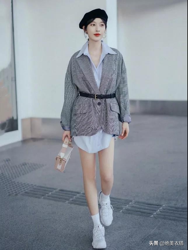 露脚踝不如露袜子？玩转袜子穿搭不用愁，这个秋冬秒变时髦精