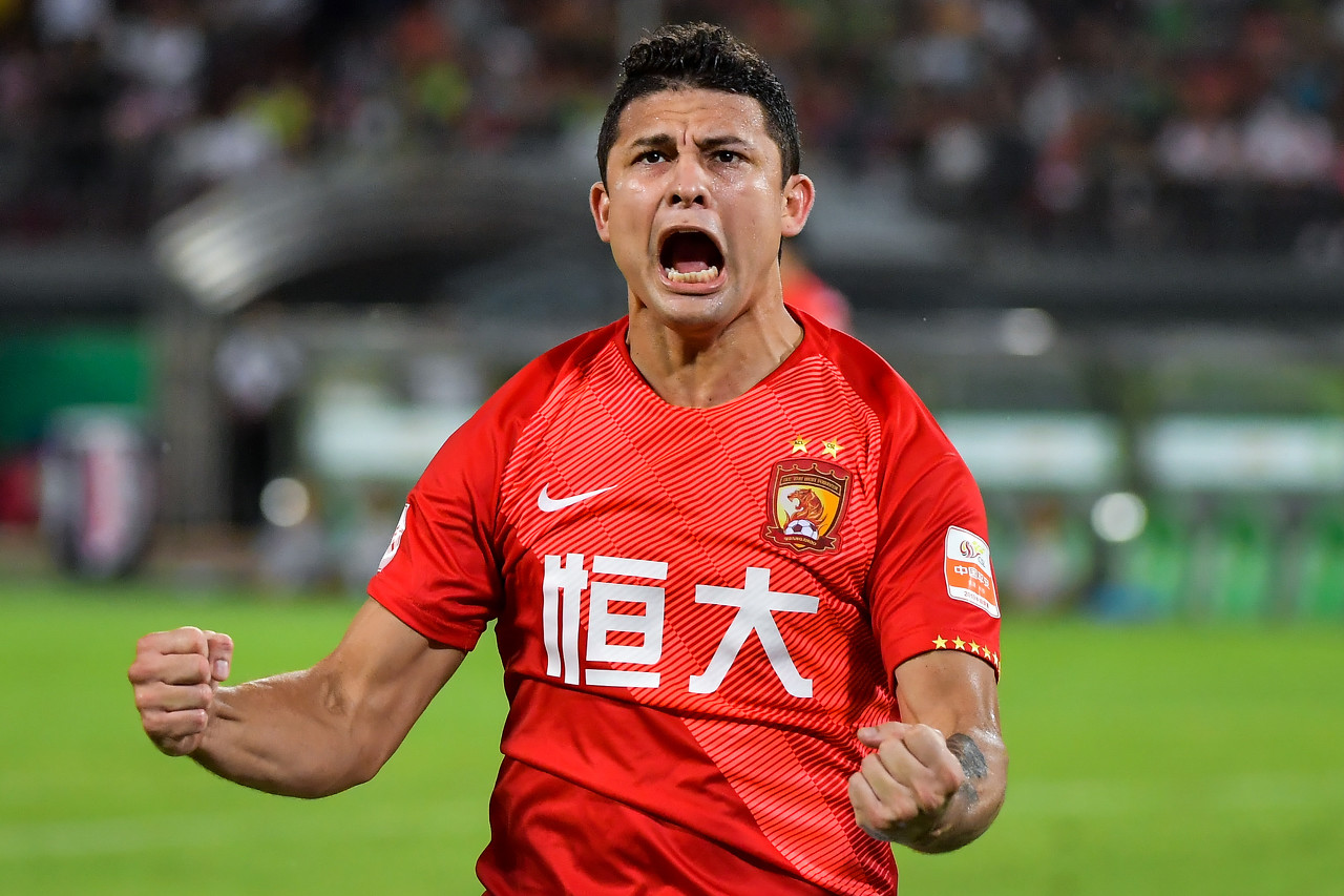 全新一期的国足集训大名单已经出炉,最让人惊喜的毫无疑问是埃尔克森