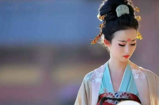 今日蛾眉—蛾儿雪柳黄金缕_云百科