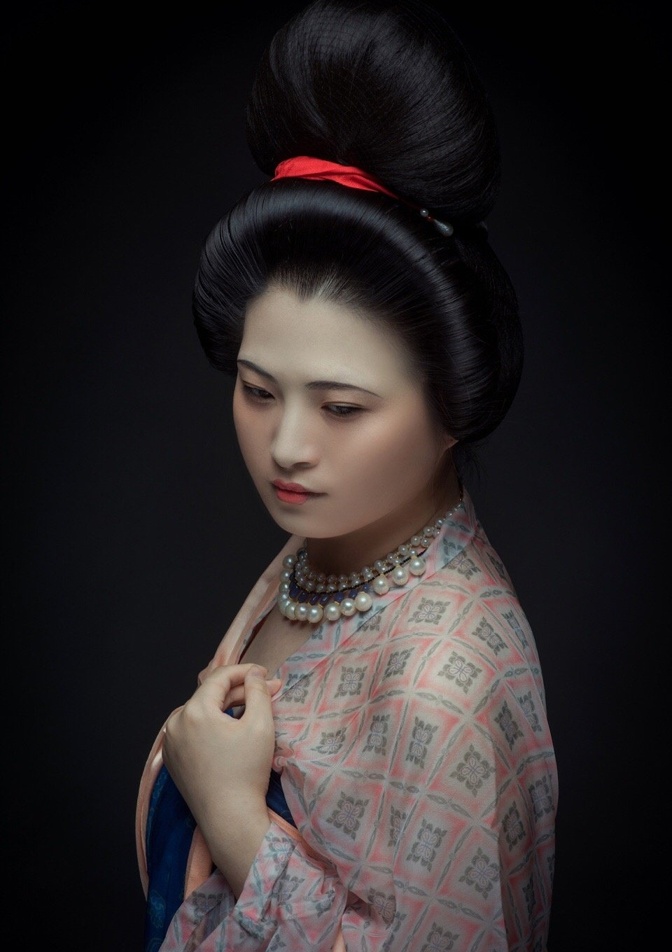中唐时期女子的妆容是怎样的?很多人觉得丑,但我觉得很美