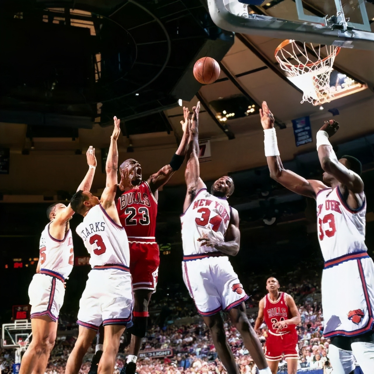 nba为什么包装詹姆斯(逐一驳斥“乔丹是被包装出来的，詹姆斯是自己打拼的。”)