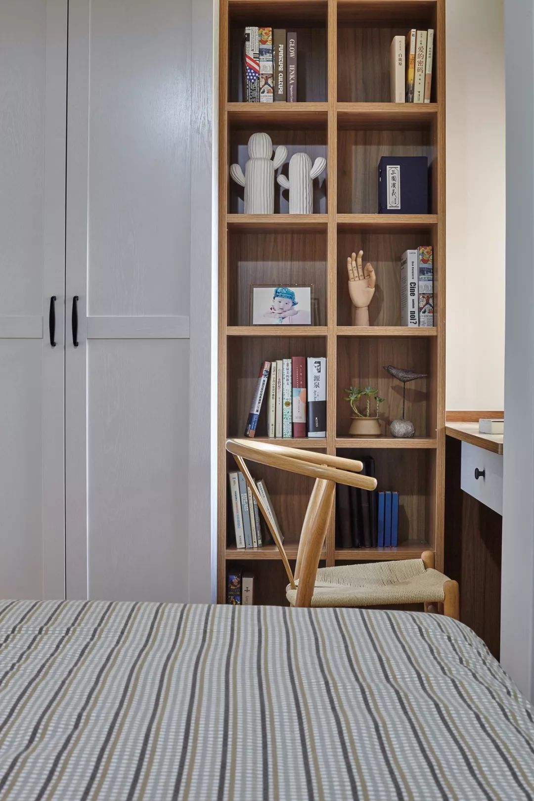 親子住宅97㎡北歐風新家，客廳分分鐘變身圖書館，一個溫馨舒適的閱讀之家