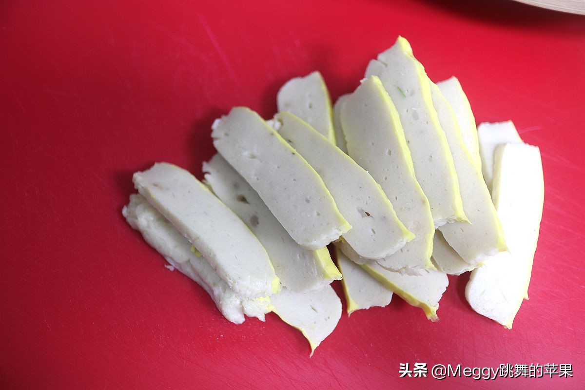 自制的鱼丸Q弹洁白，2道家常鱼丸汤，比饭店的还营养好喝实惠