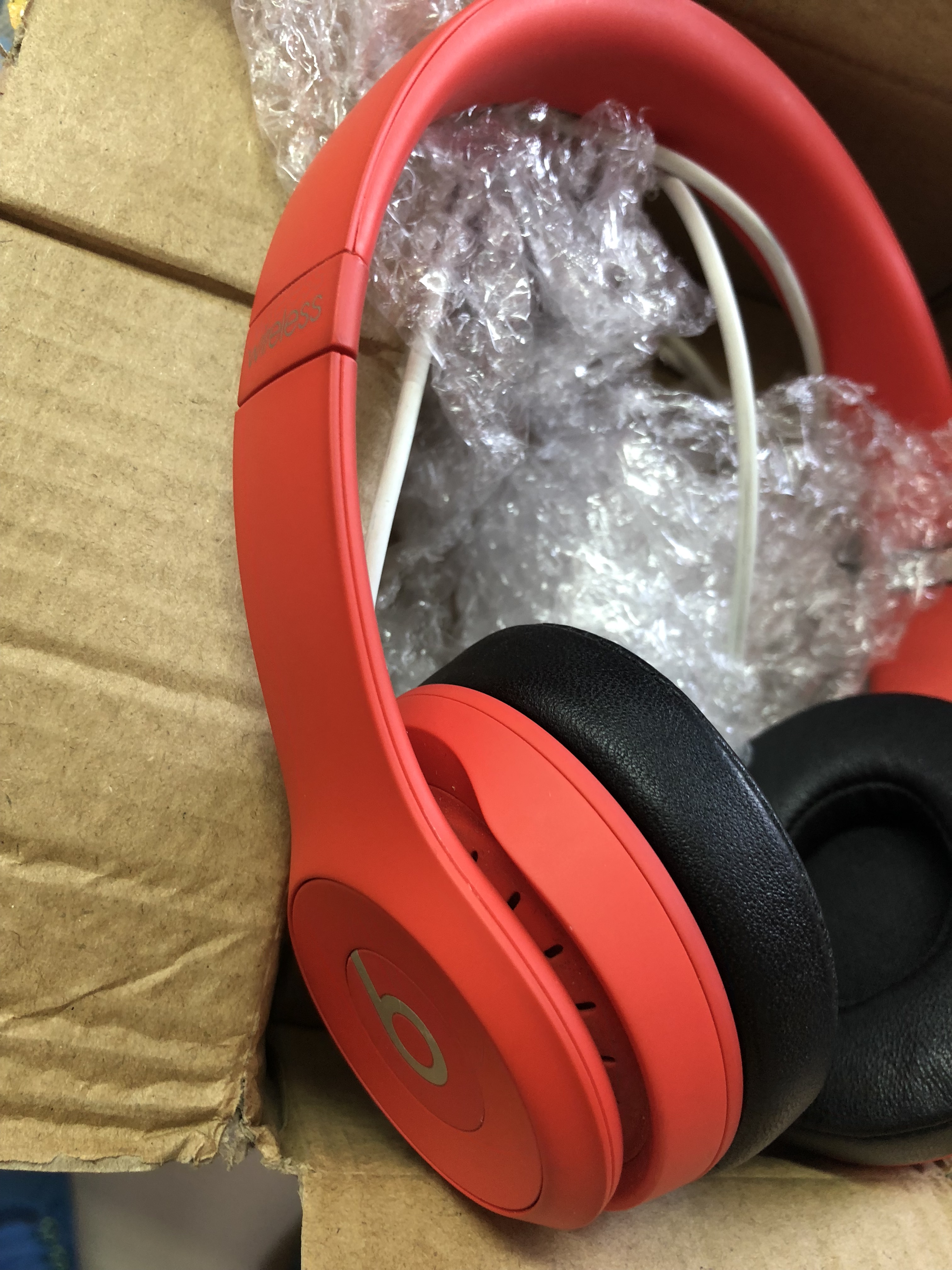 AKG K550MKII和beats solo3一边无声拆解分析