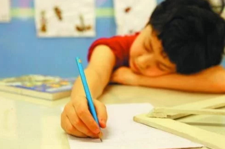 语文越改越难，高考要让15%的人做不完？教科书总主编回应质疑