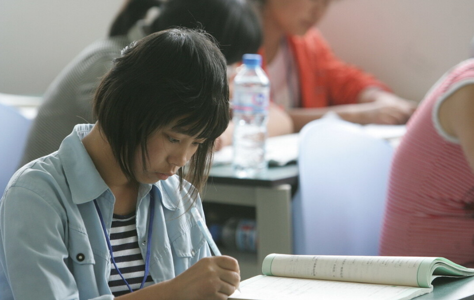 高考成绩想要达到600分，数学和语文哪个重要？班主任给出答案